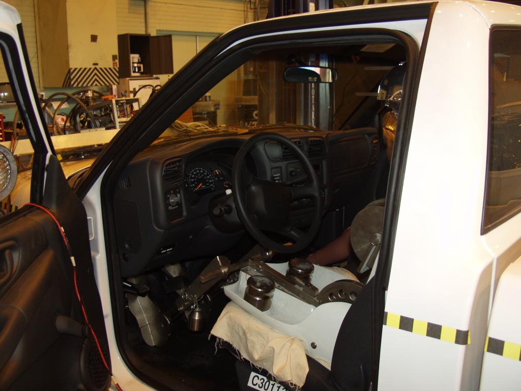 2003 CHEVROLET S-10 crash image 23