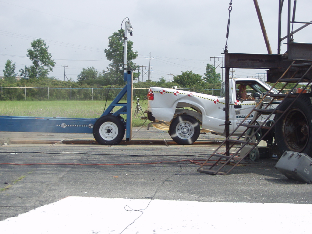 2003 CHEVROLET S-10 crash image 9