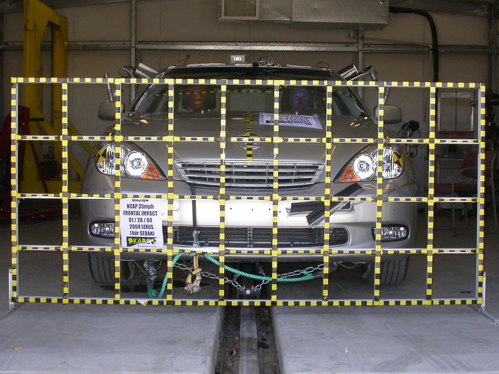 2004 LEXUS ES330 crash image