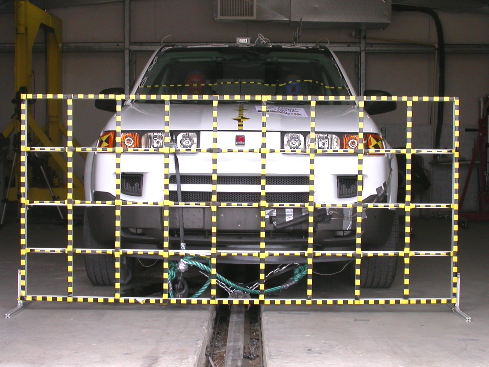 2004 SATURN VUE crash image