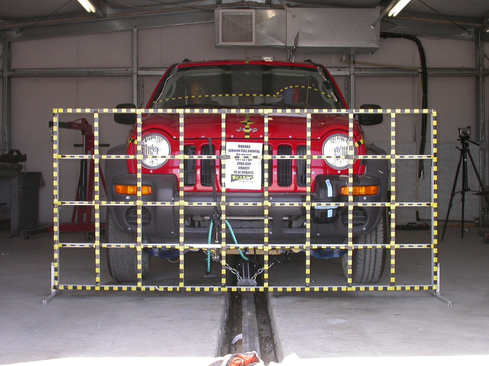 2004 JEEP LIBERTY crash image