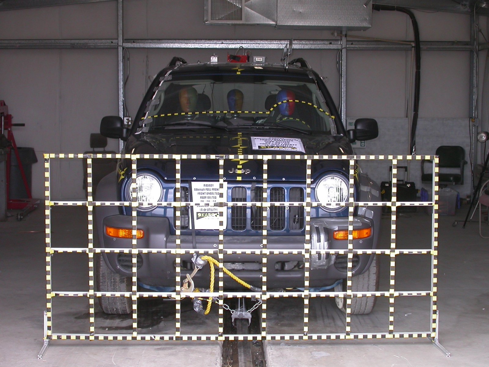 2004 JEEP LIBERTY crash image