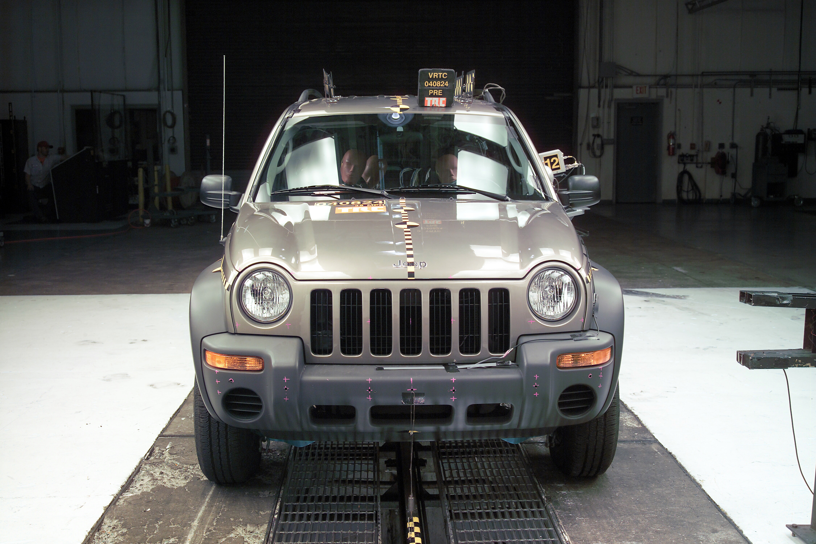 2004 JEEP LIBERTY crash image