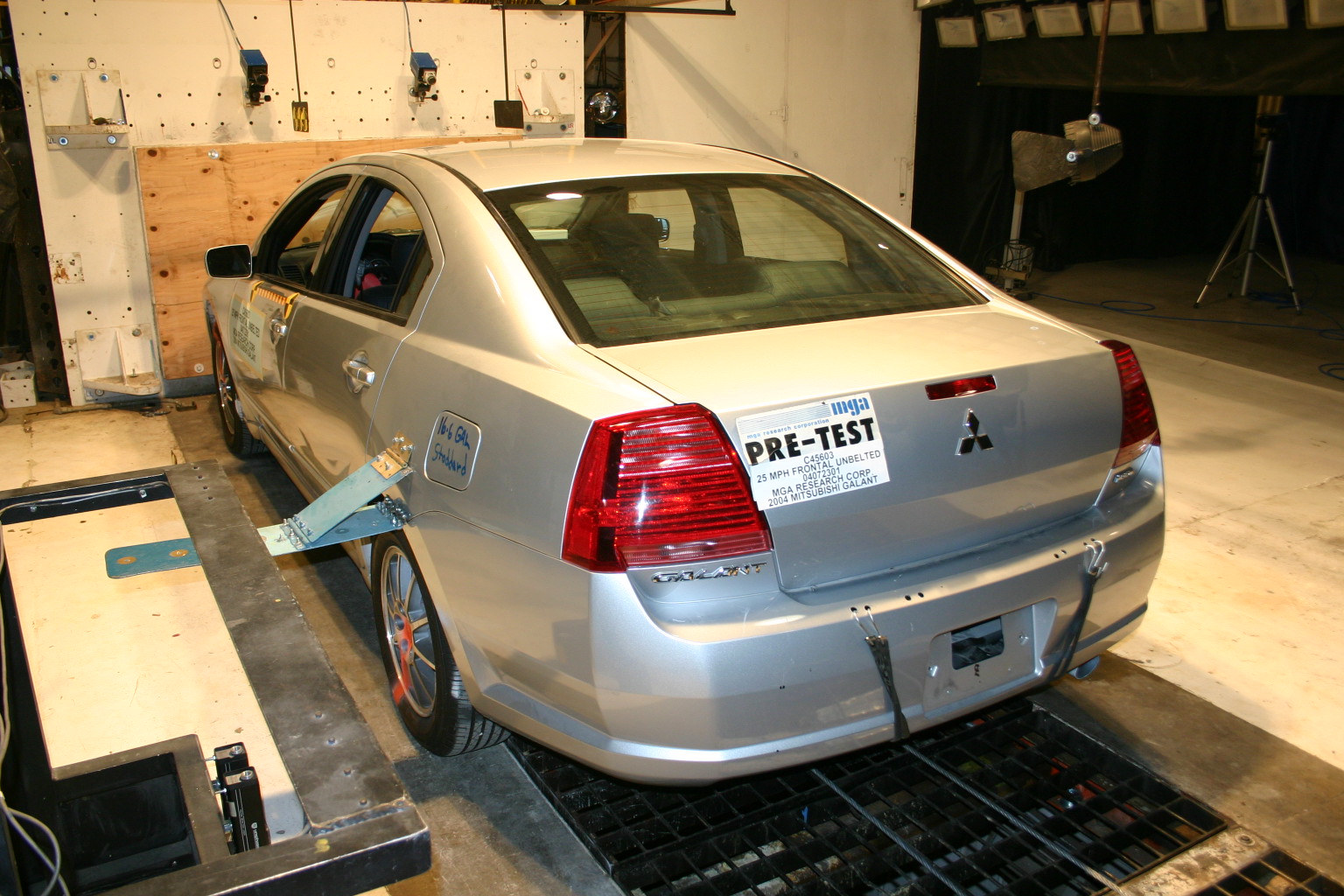 2004 MITSUBISHI GALANT crash image 11