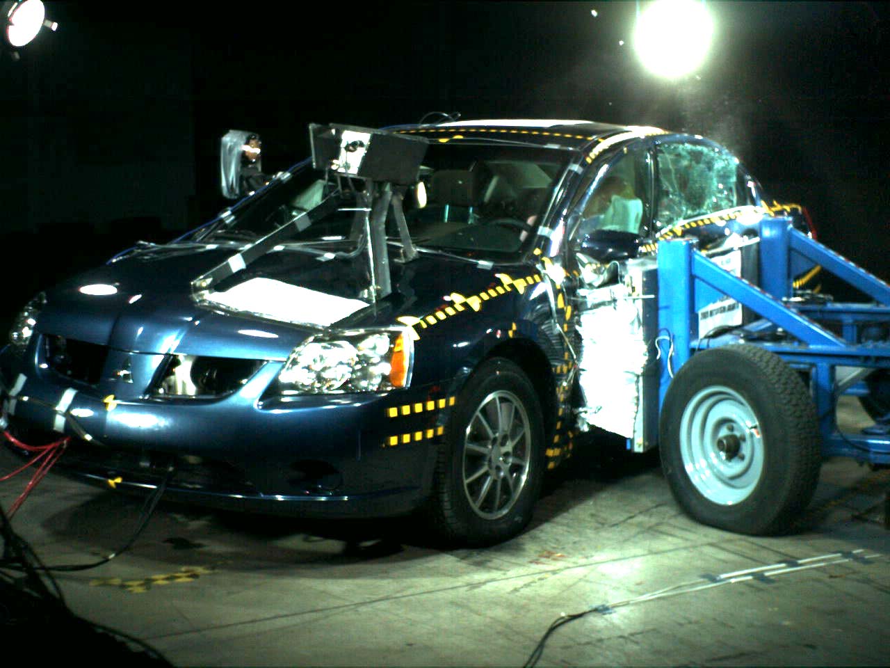 2005 MITSUBISHI GALANT crash image