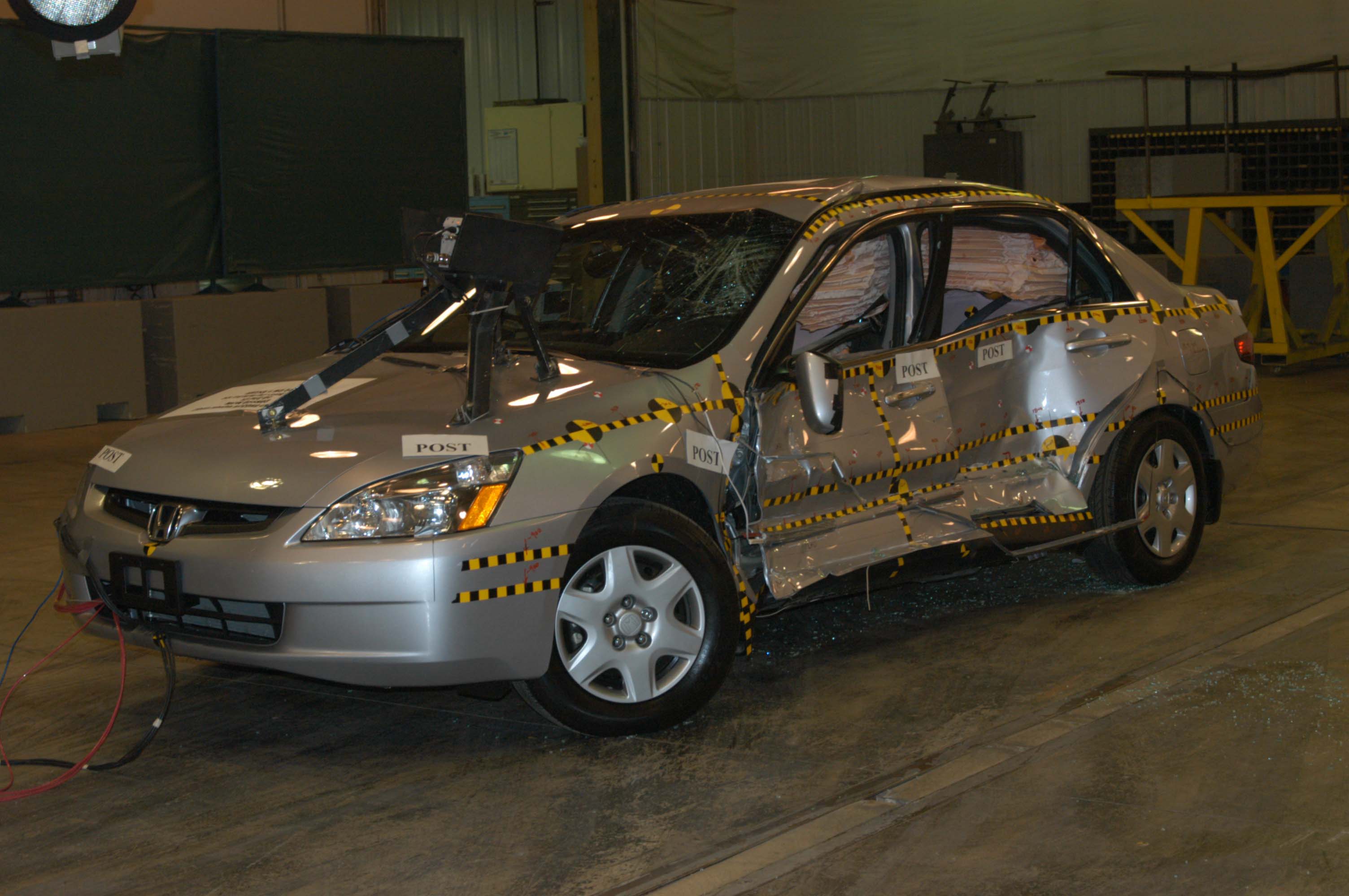2005 HONDA ACCORD crash image 22