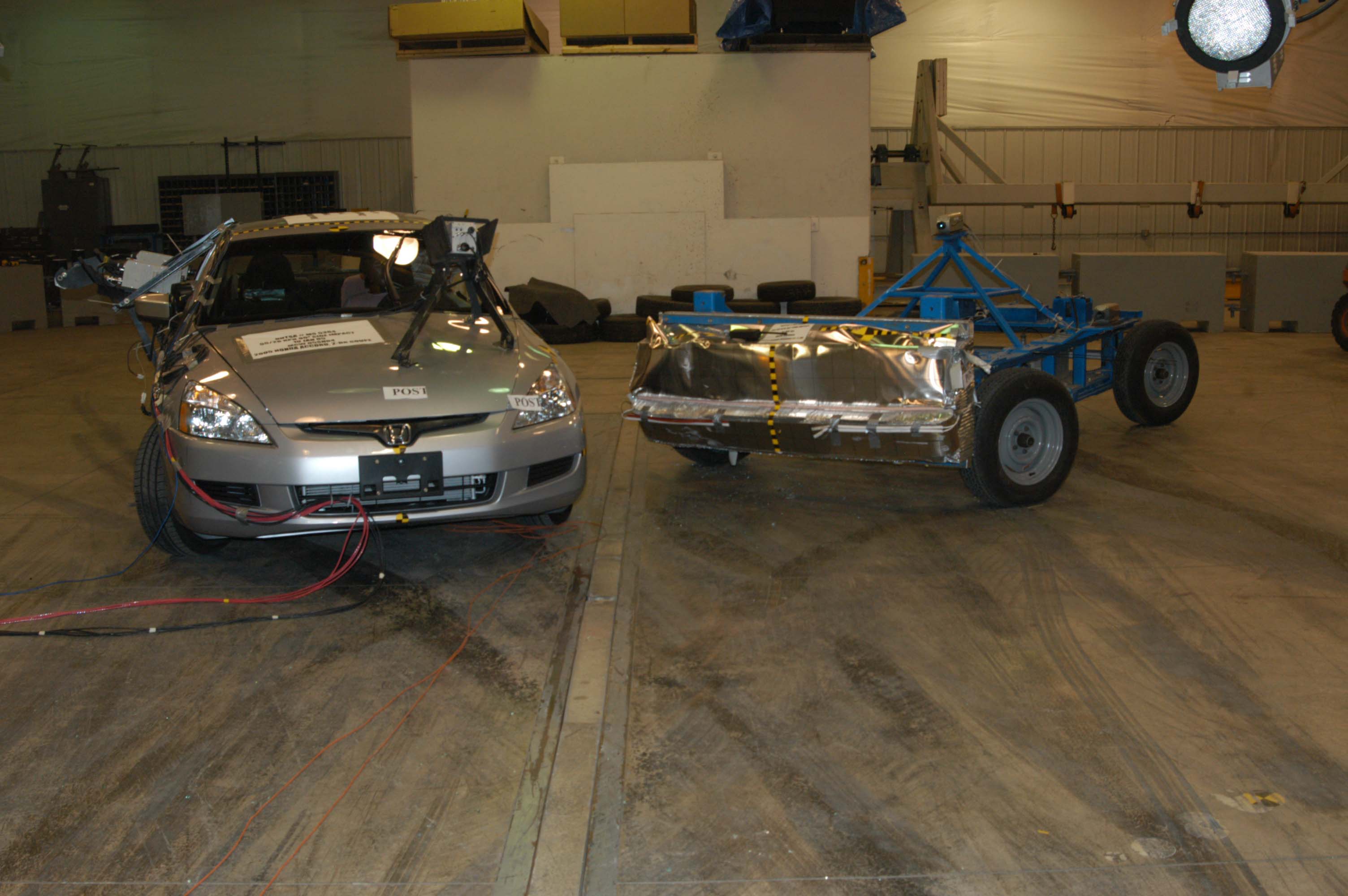 2005 HONDA ACCORD crash-test photo