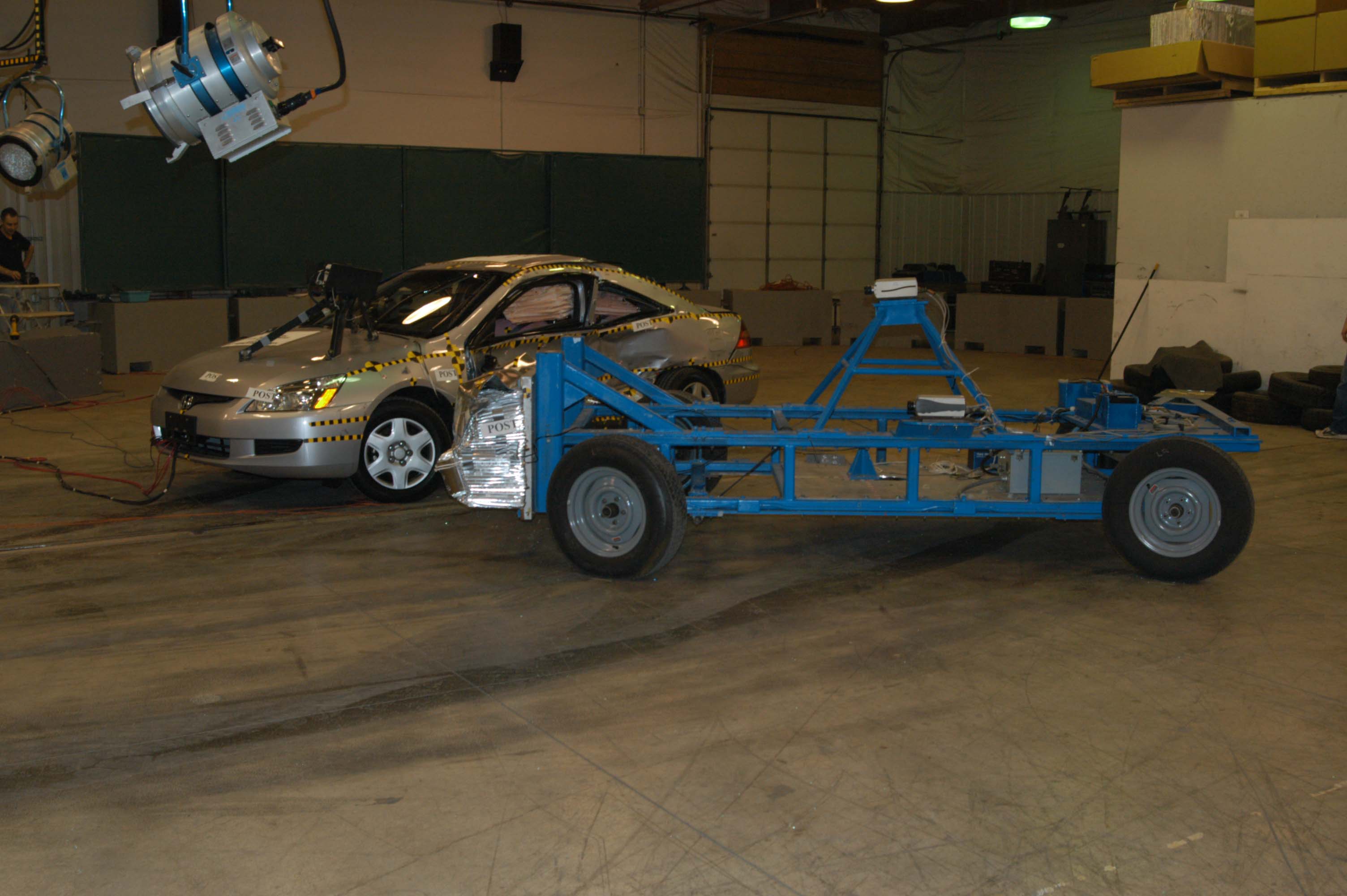 2005 HONDA ACCORD crash image 2