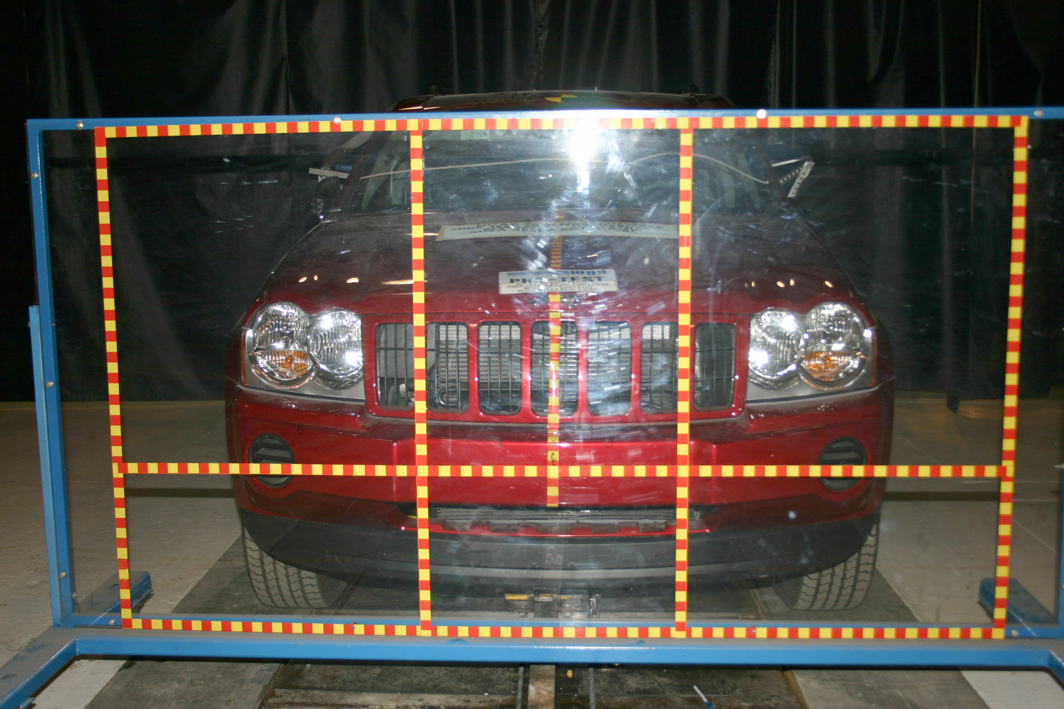 2005 JEEP GRAND CHEROKEE crash image