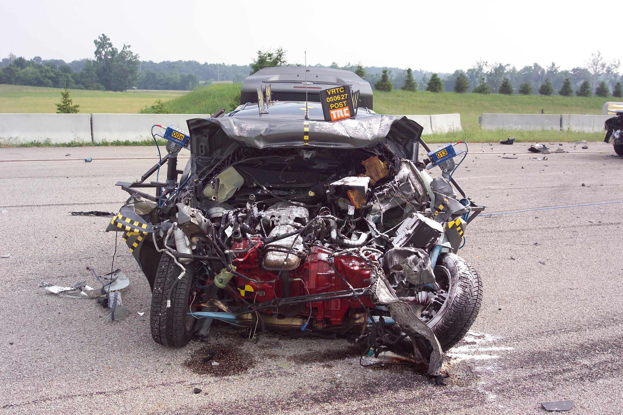2003 CHEVROLET SILVERADO crash image 16