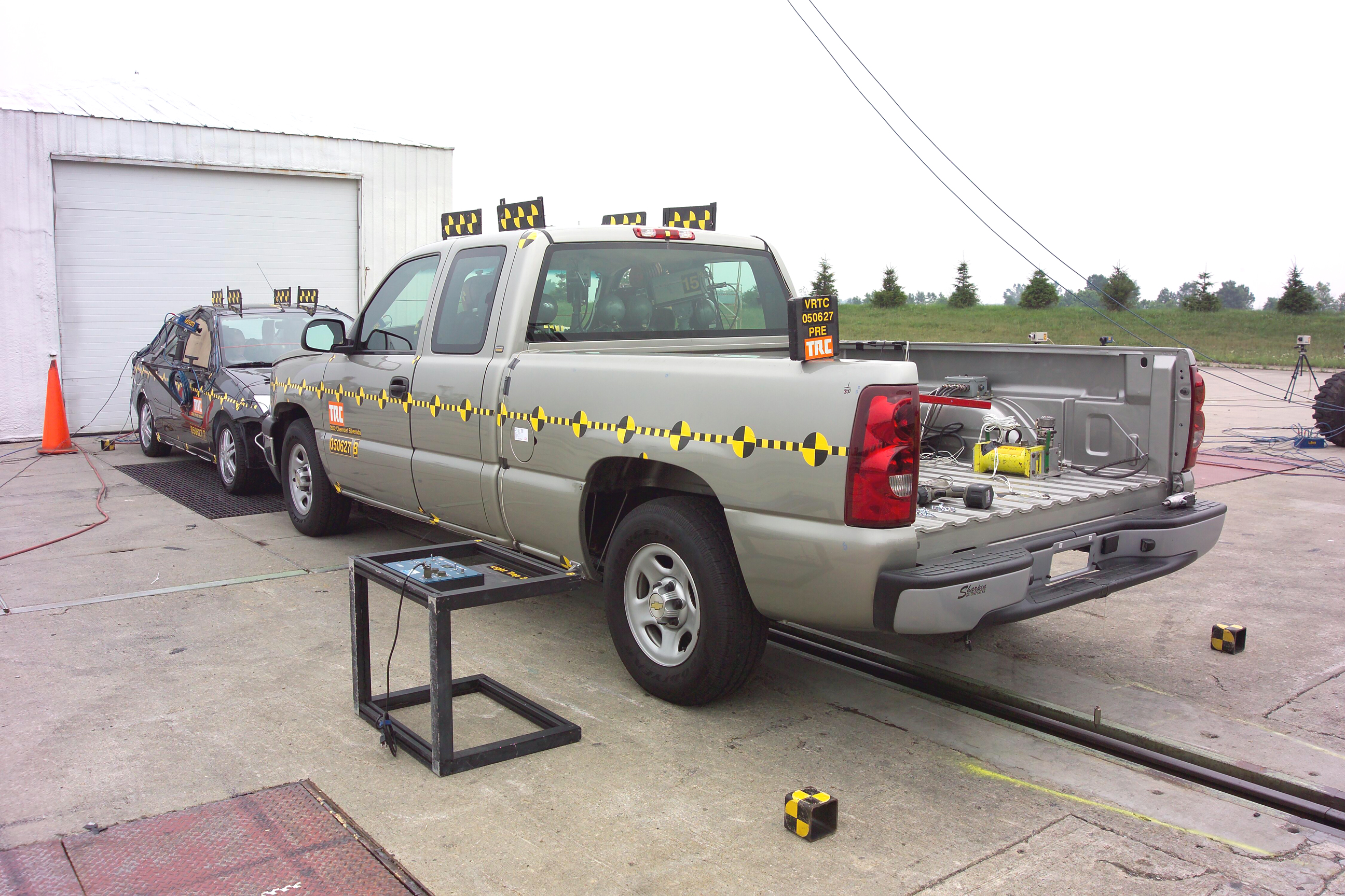 2003 CHEVROLET SILVERADO crash image 5