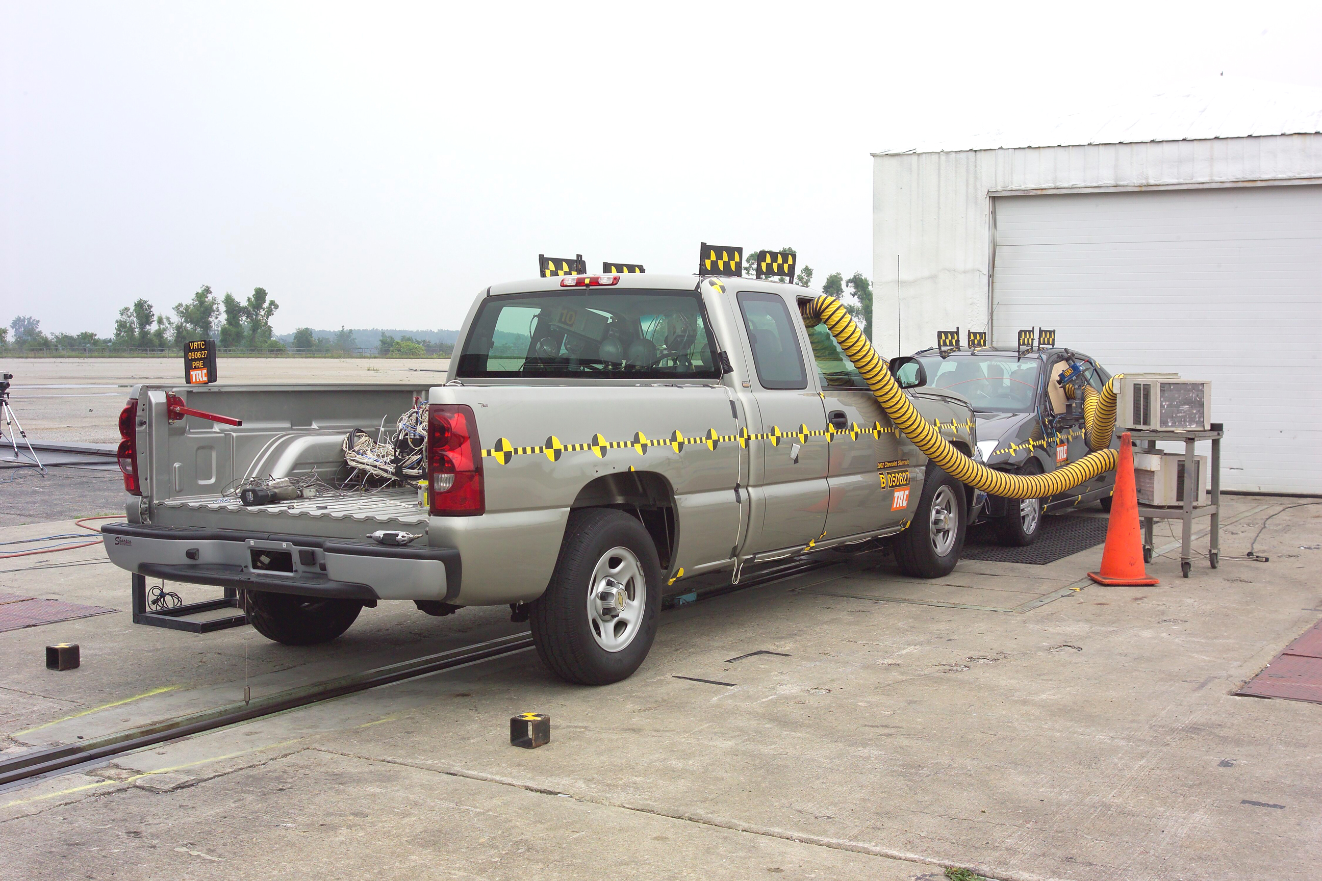 2003 CHEVROLET SILVERADO crash image 6