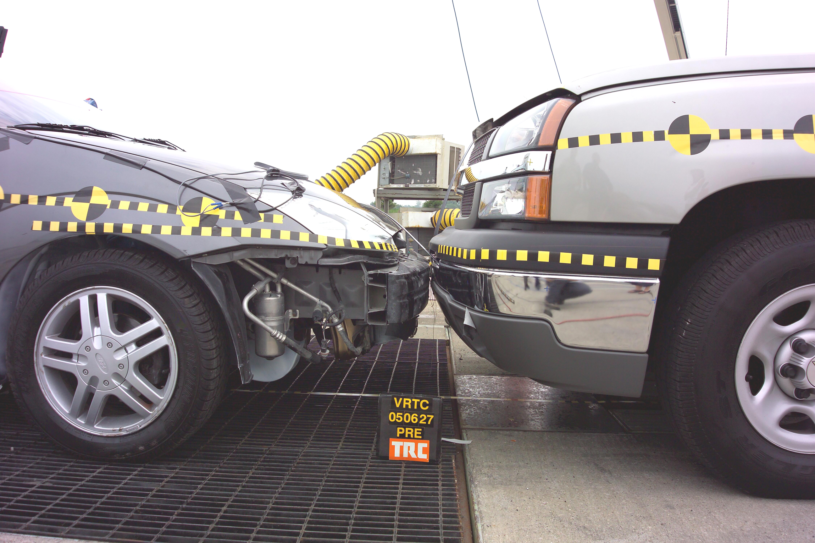 2003 CHEVROLET SILVERADO crash image 8
