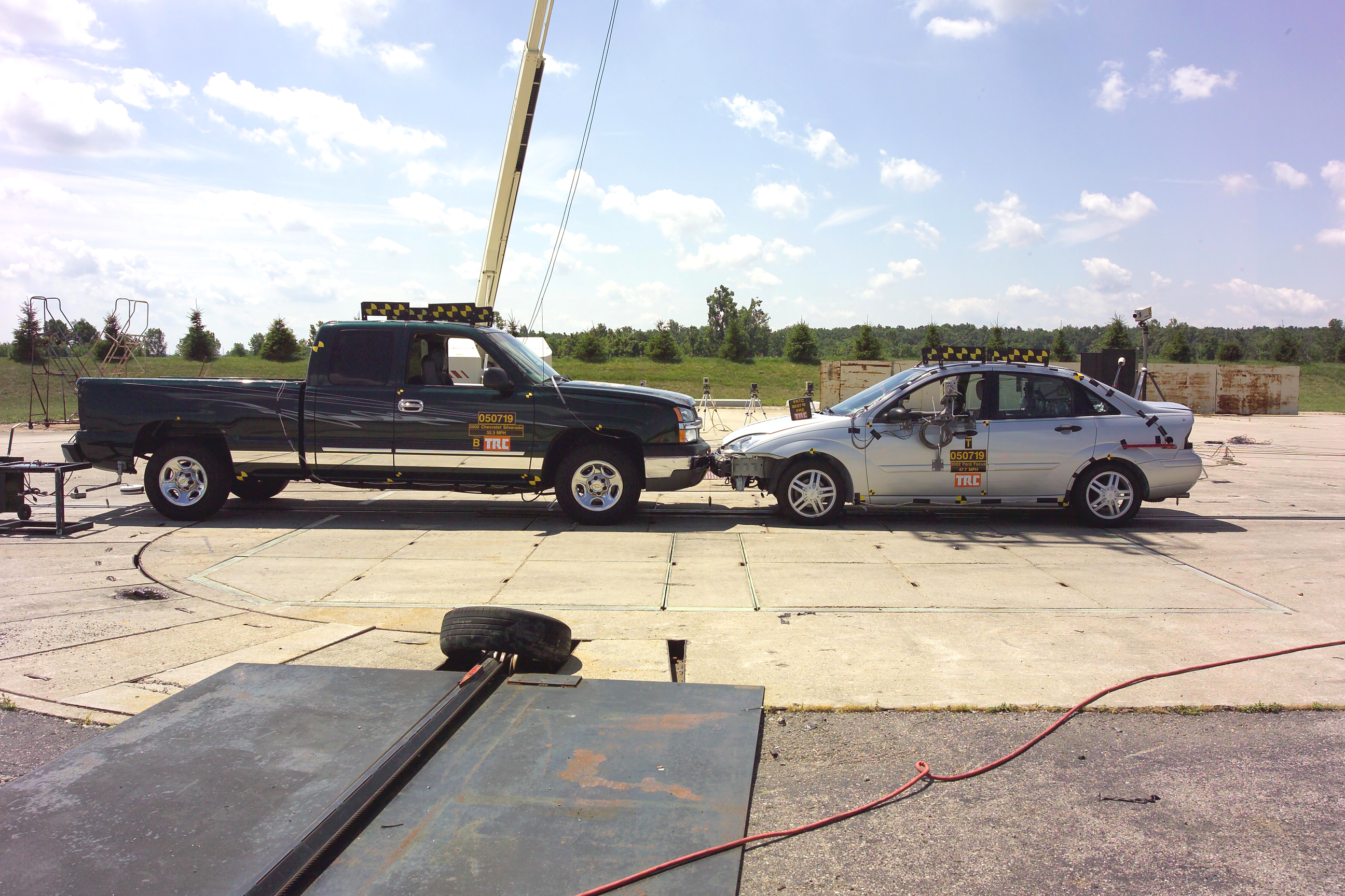 2003 CHEVROLET SILVERADO crash image