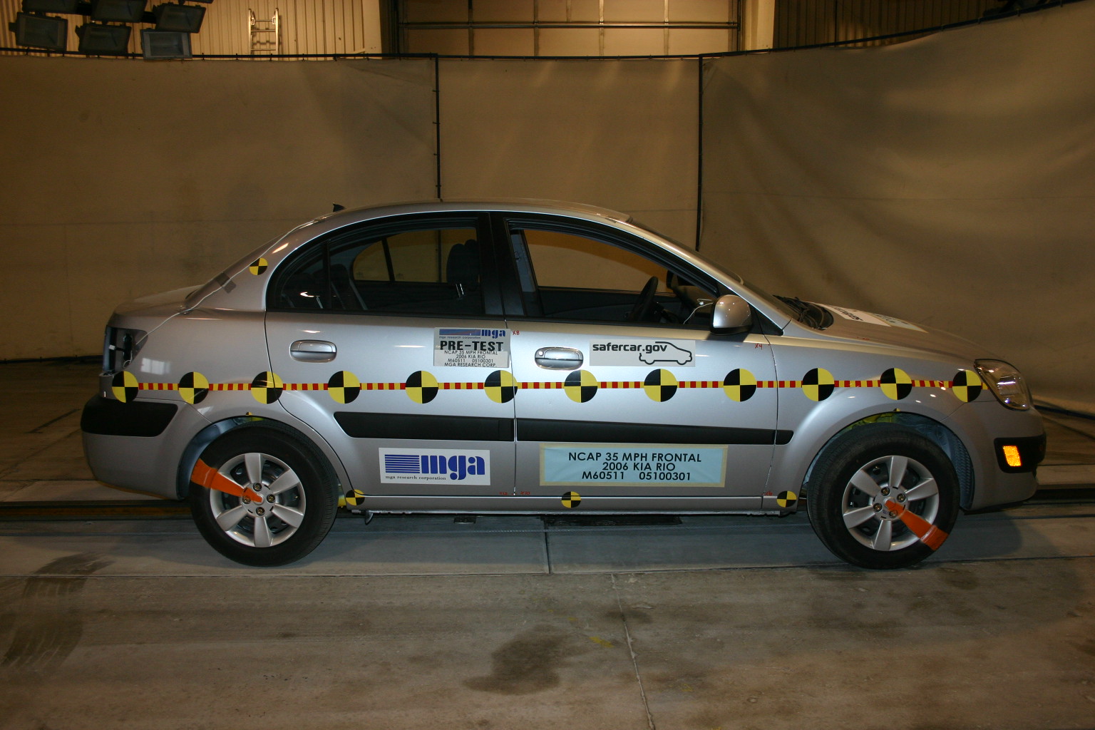 2006 KIA RIO crash image 10