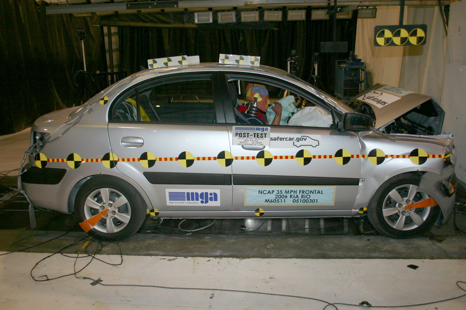 2006 KIA RIO crash image 11