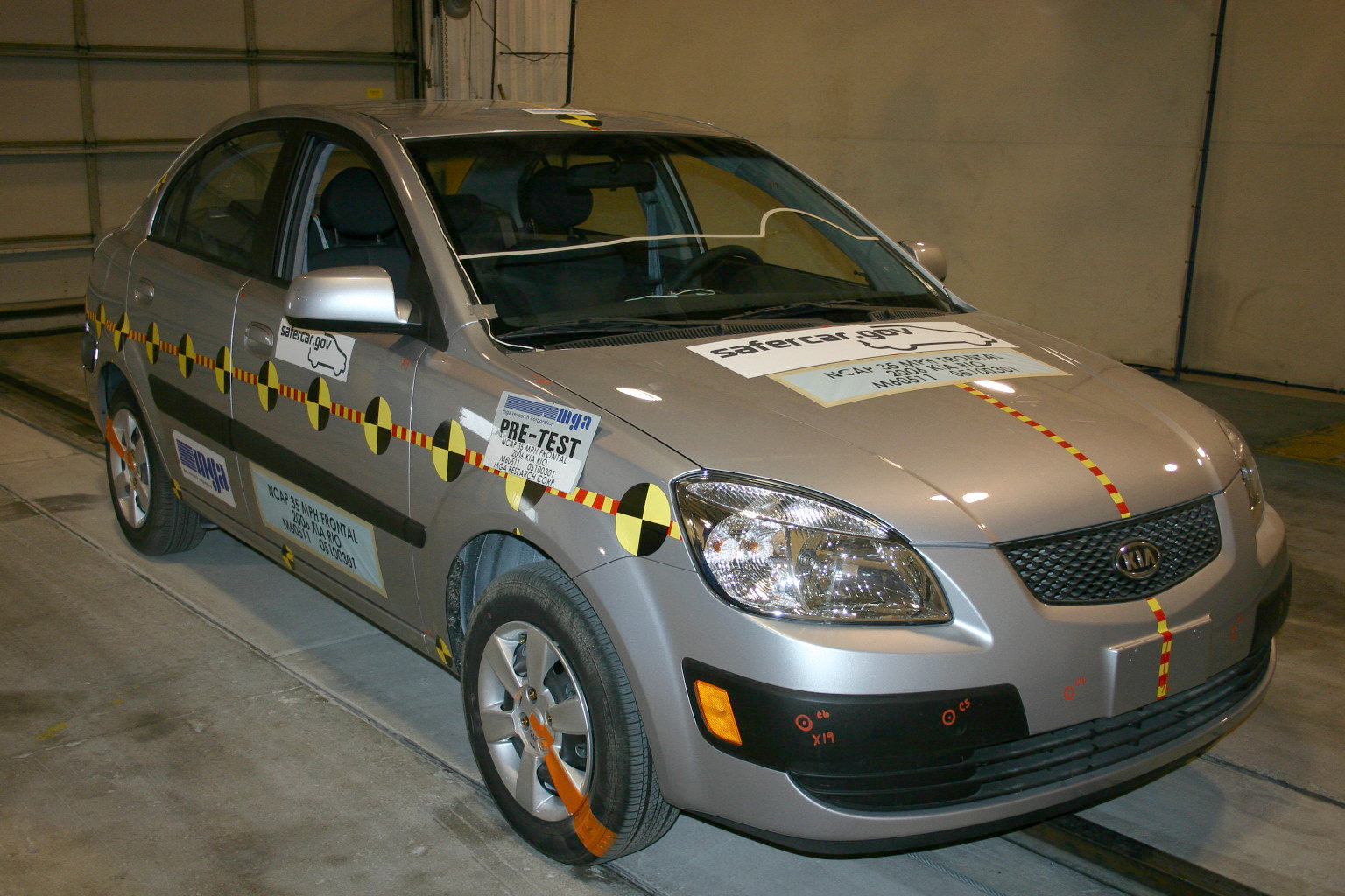 2006 KIA RIO crash image 12