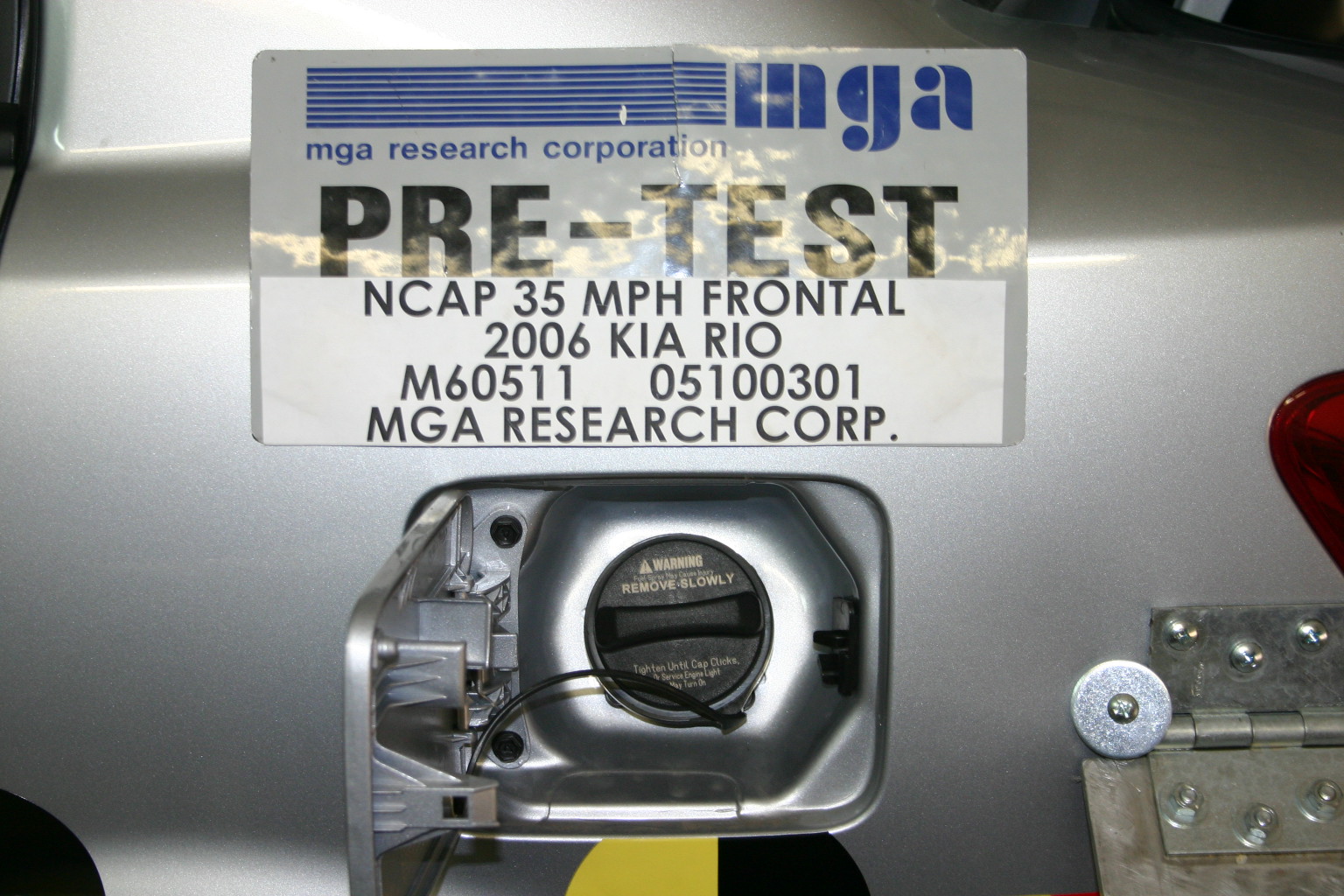 2006 KIA RIO crash image 24