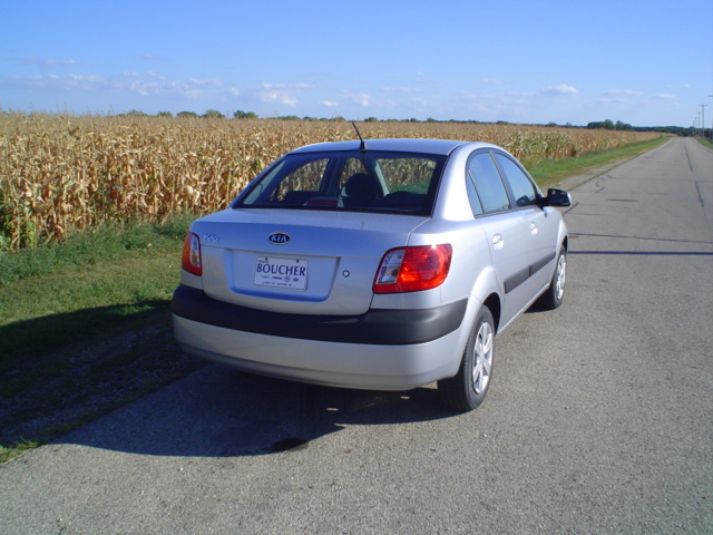 2006 KIA RIO crash image 5