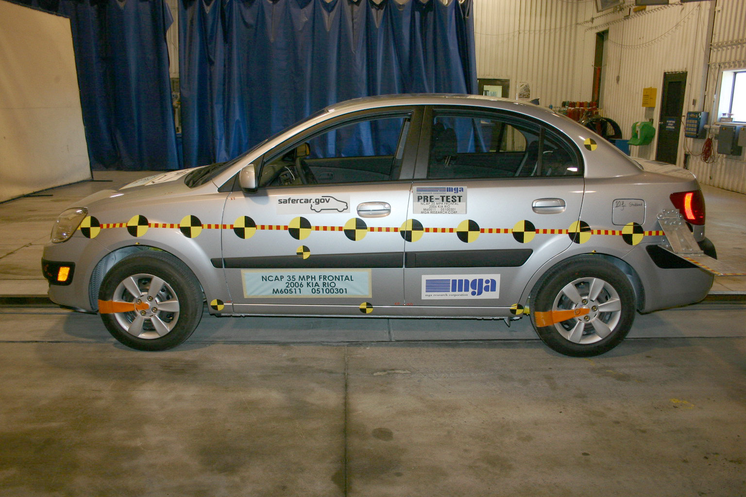 2006 KIA RIO crash image 8