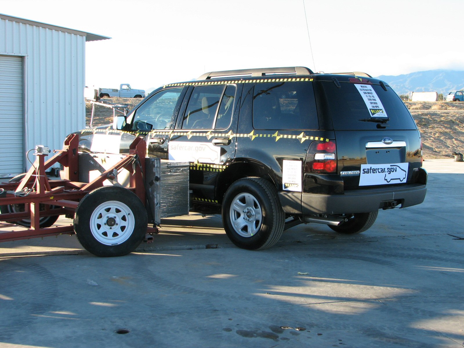 2006 FORD EXPLORER crash image 11