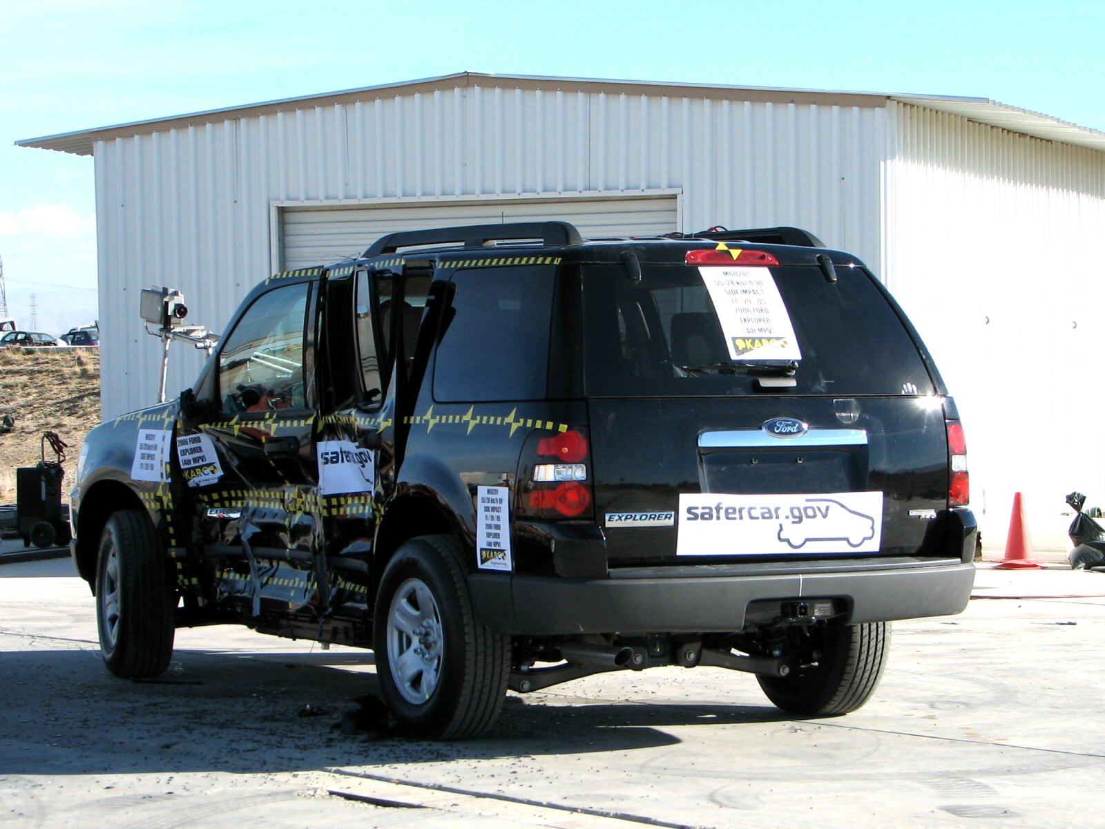 2006 FORD EXPLORER crash image 12