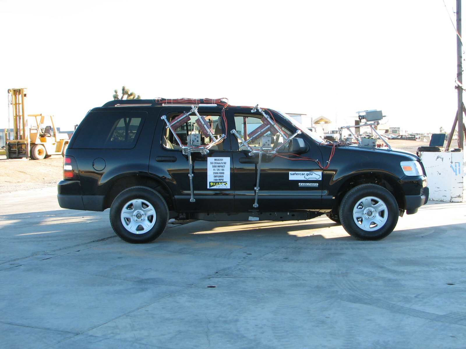 2006 FORD EXPLORER crash image 17