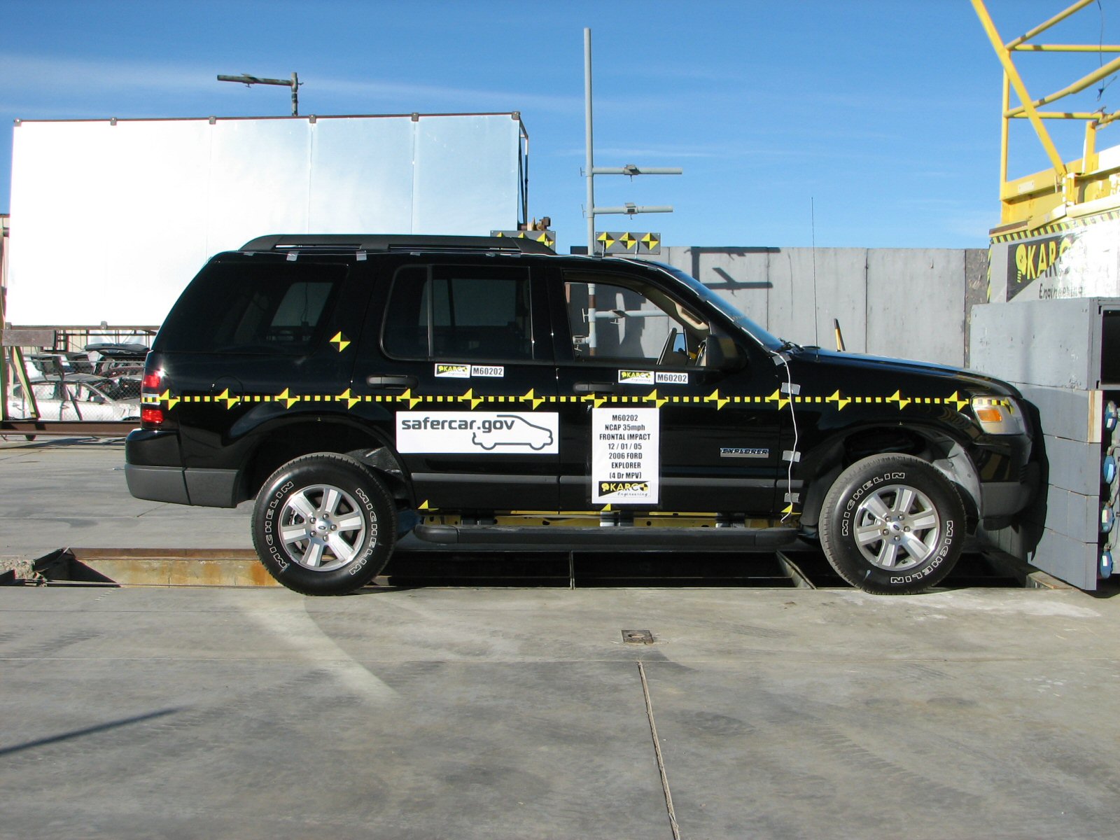 2006 FORD EXPLORER crash image 10