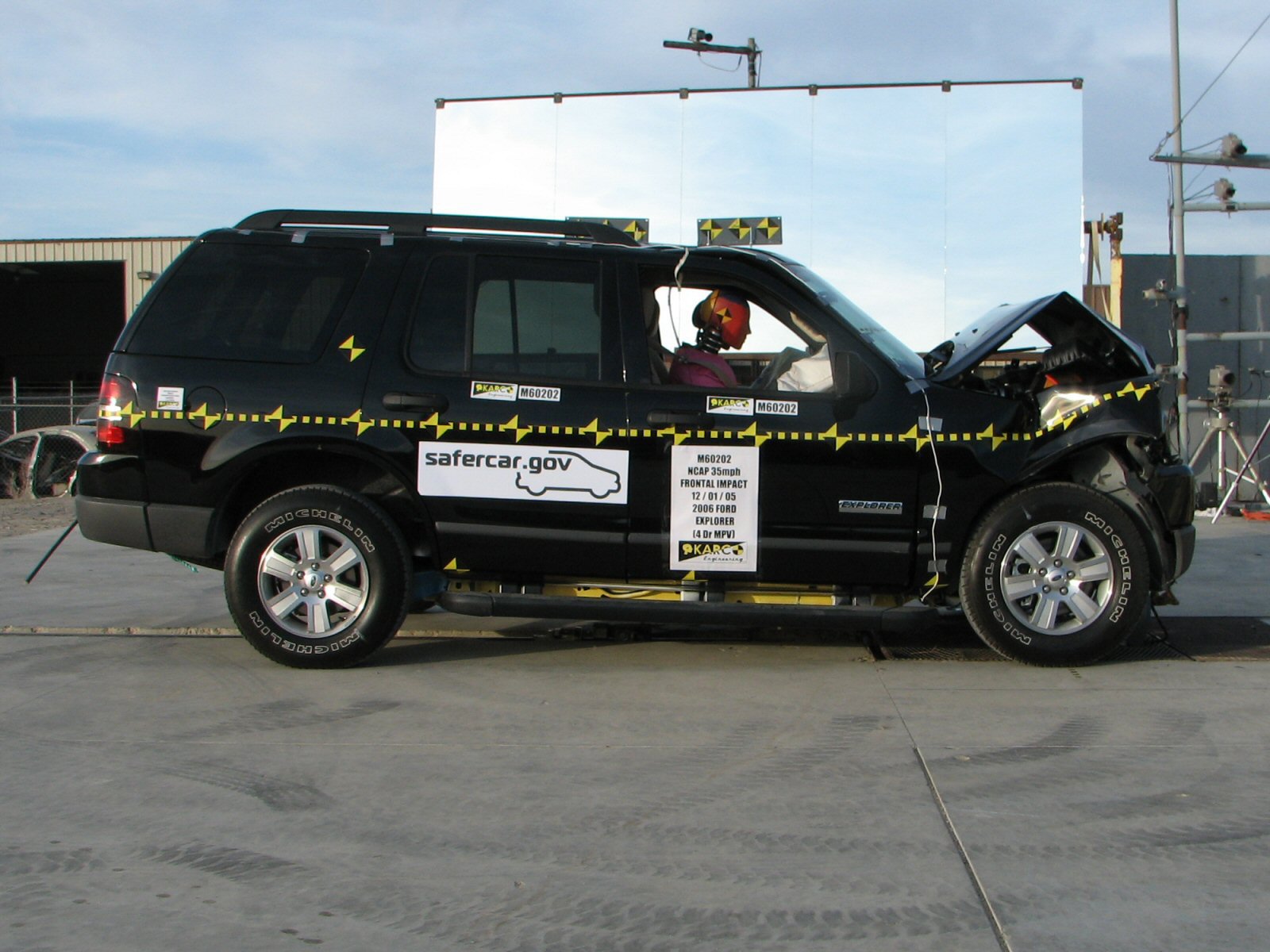 2006 FORD EXPLORER crash image 11