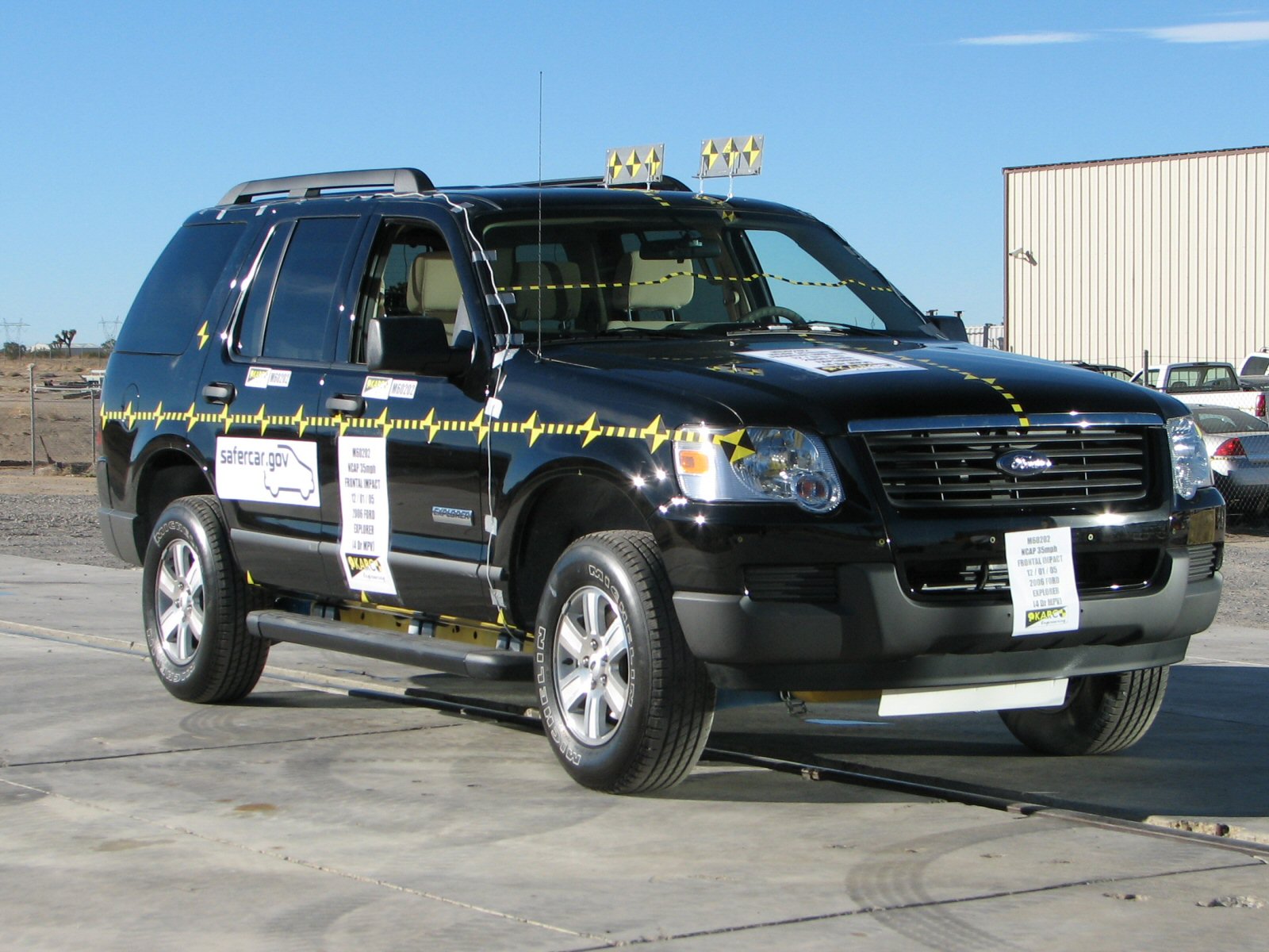 2006 FORD EXPLORER crash image 12