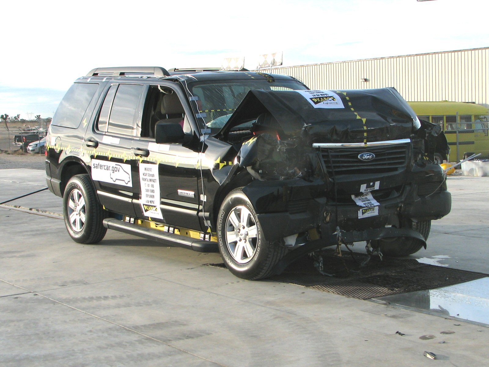 2006 FORD EXPLORER crash image 13