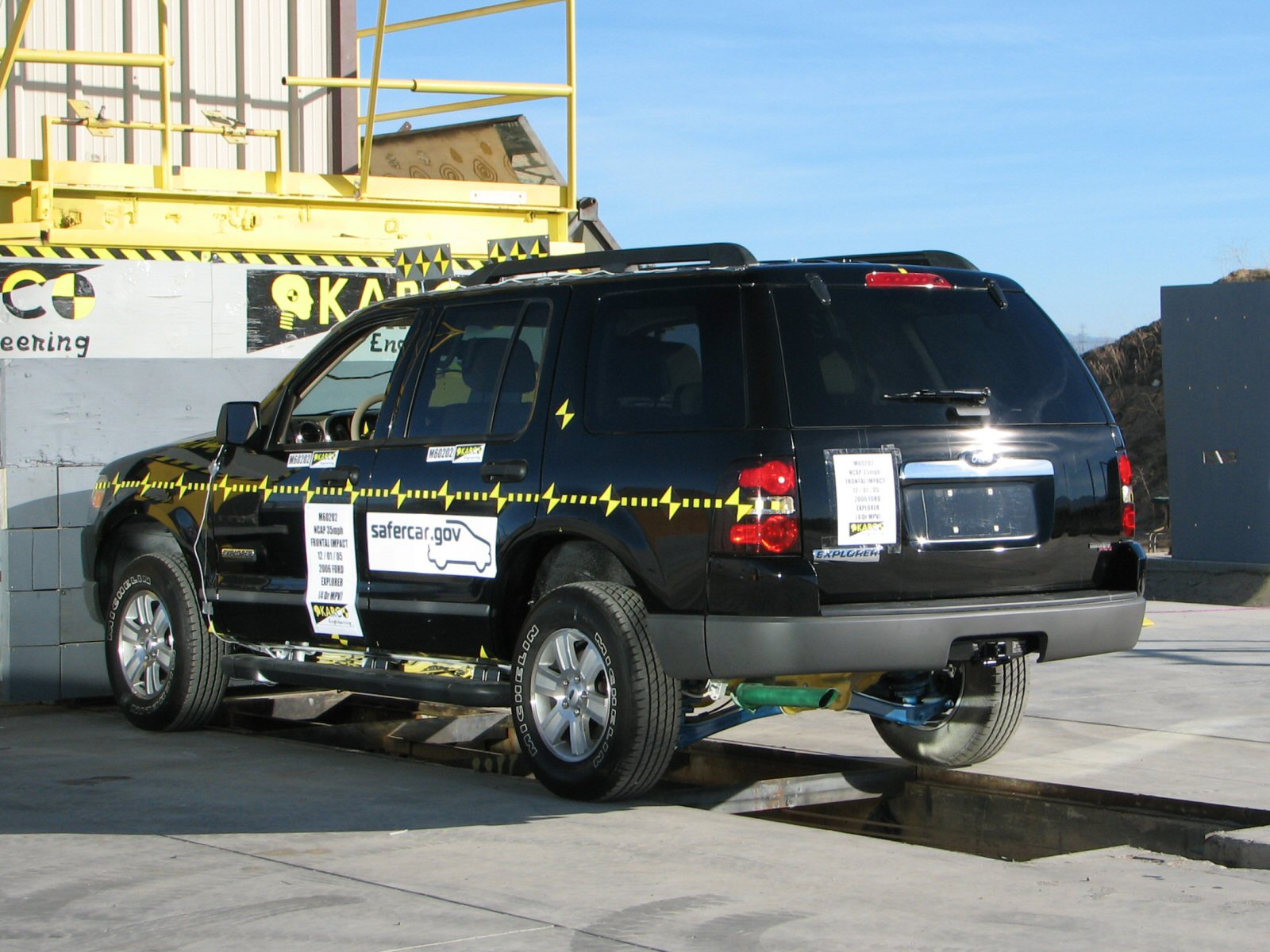 2006 FORD EXPLORER crash image 14