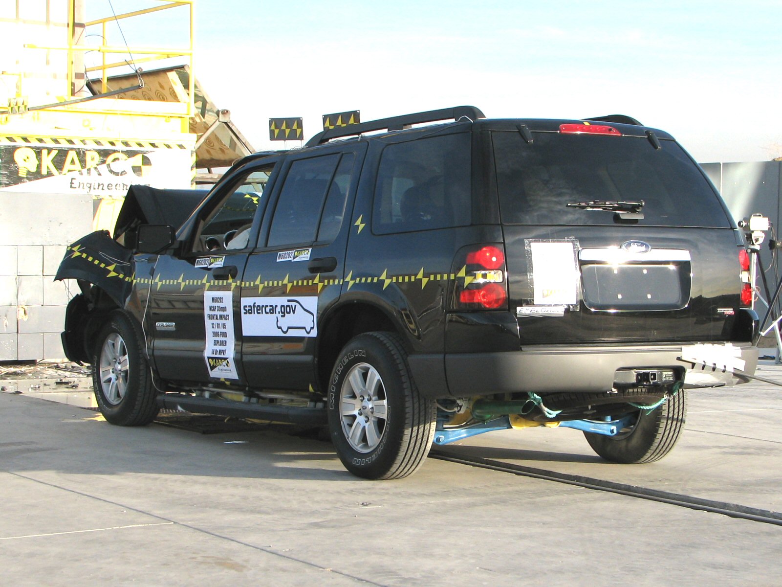 2006 FORD EXPLORER crash image 15