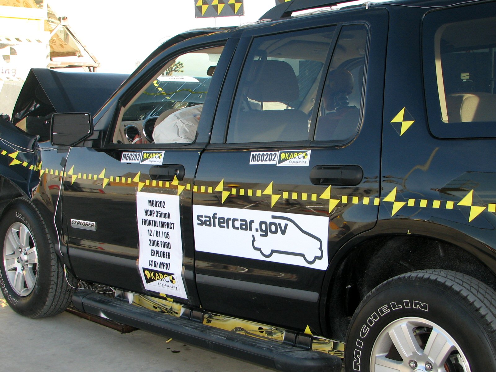 2006 FORD EXPLORER crash image 16