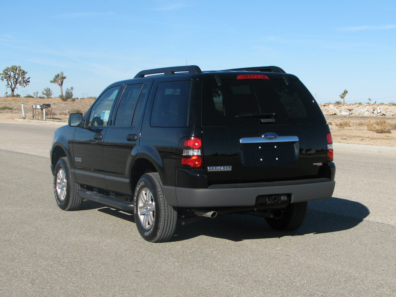 2006 FORD EXPLORER crash image 5