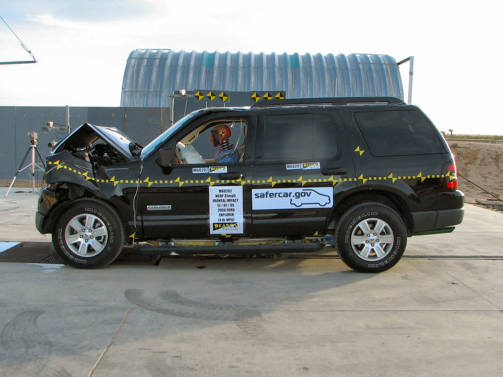 2006 FORD EXPLORER crash image 9
