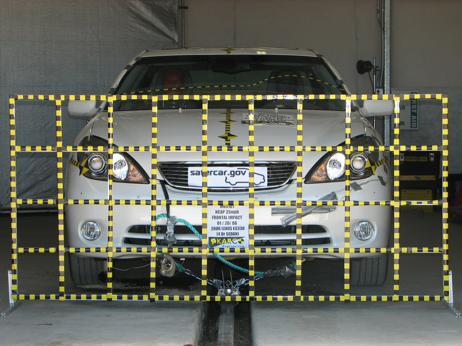 2006 LEXUS ES330 crash image