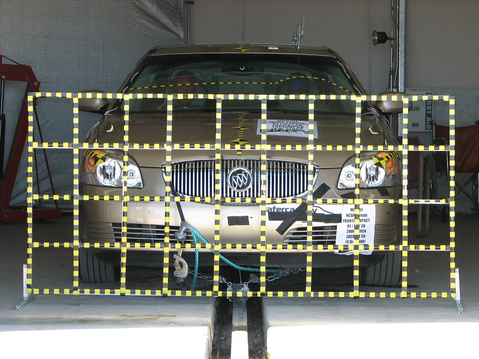 2006 BUICK LUCERNE crash image