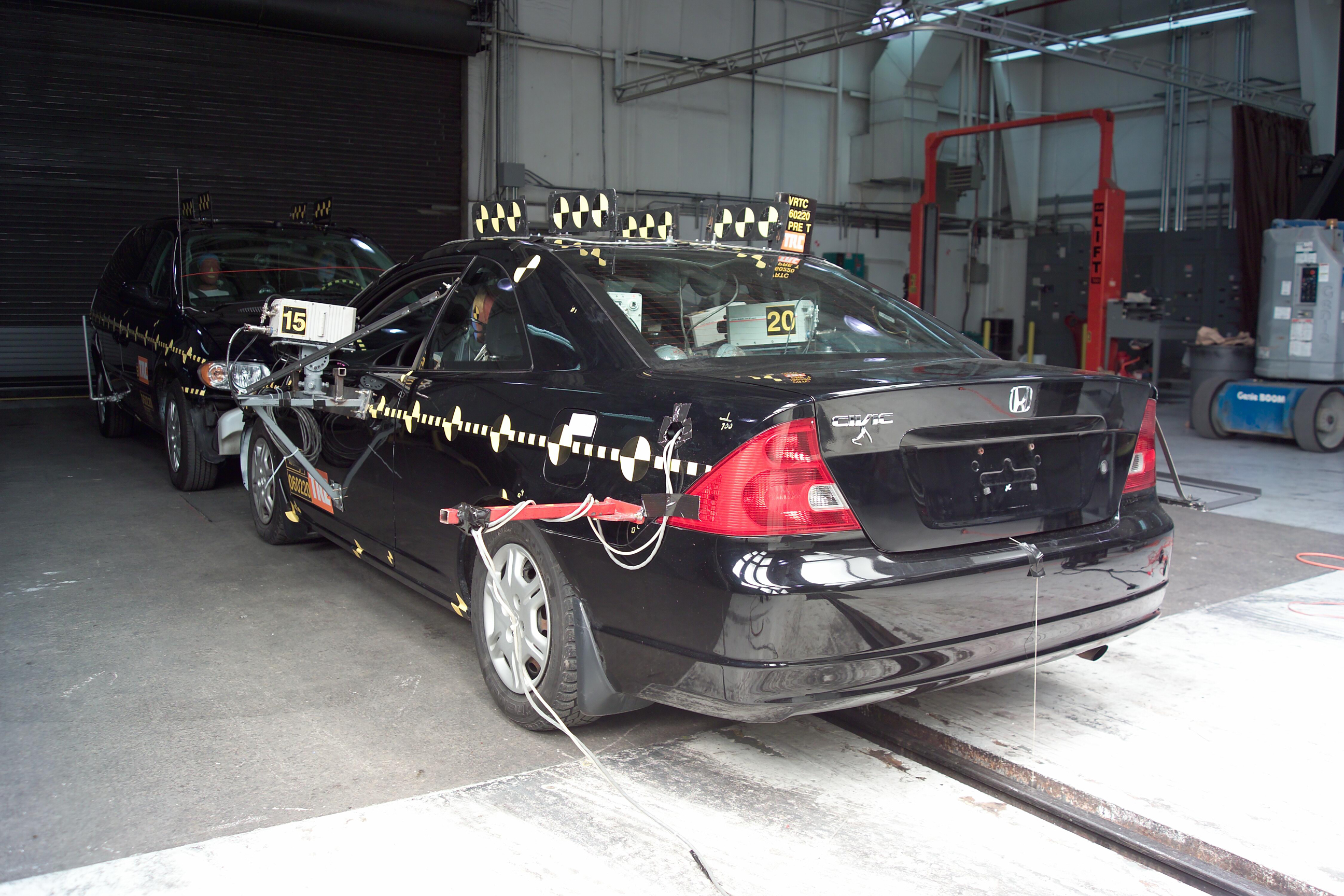 2005 CHRYSLER TOWN AND COUNTRY crash image 20