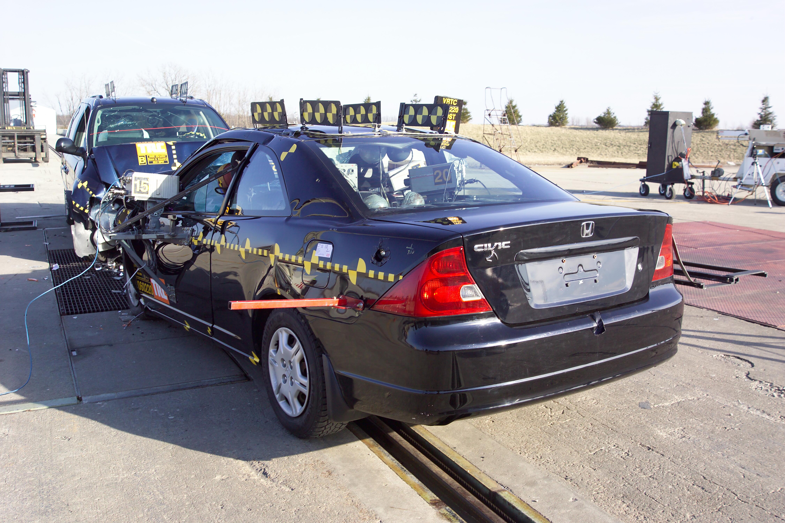 2005 CHRYSLER TOWN AND COUNTRY crash image 21