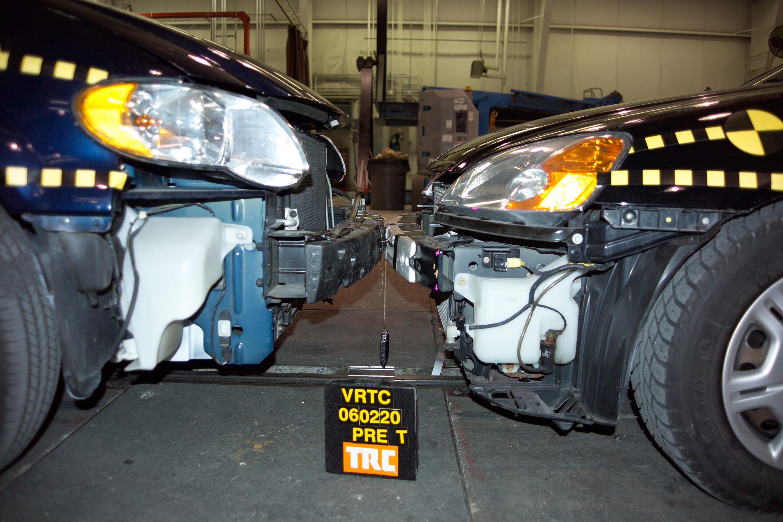 2005 CHRYSLER TOWN AND COUNTRY crash image 4
