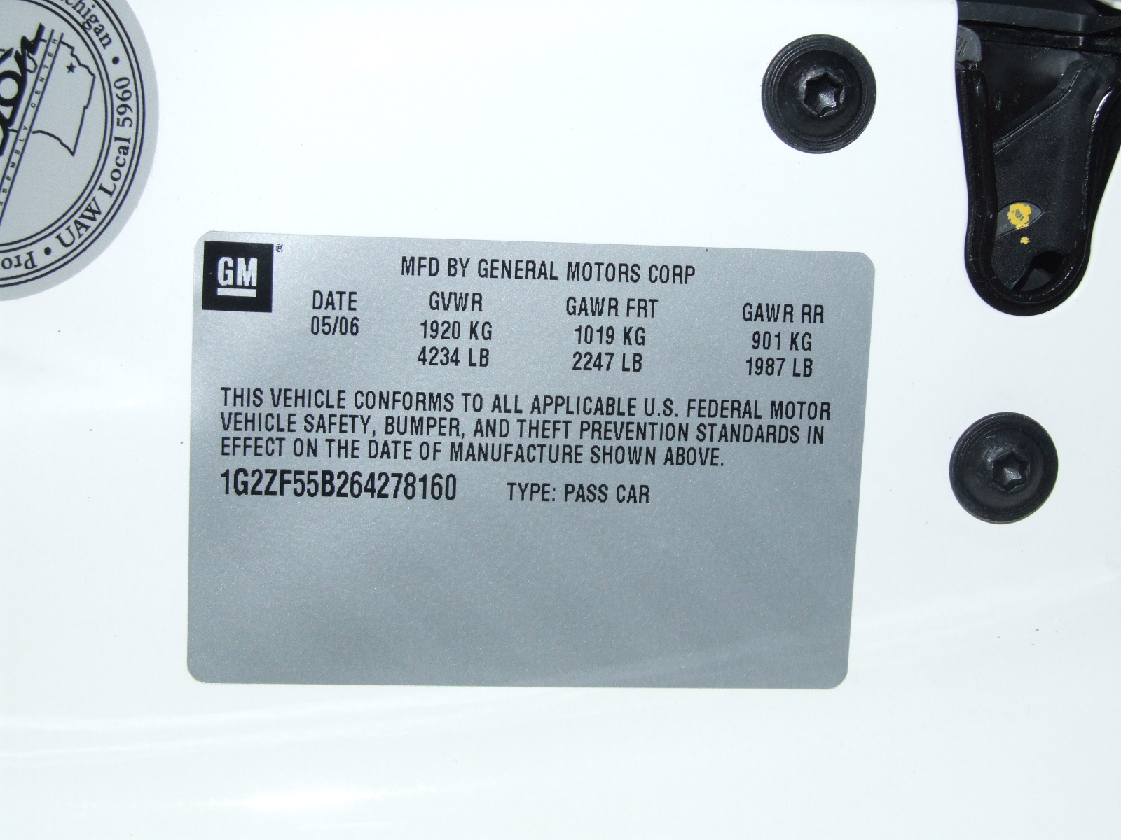 2006 PONTIAC G6 crash-test photo