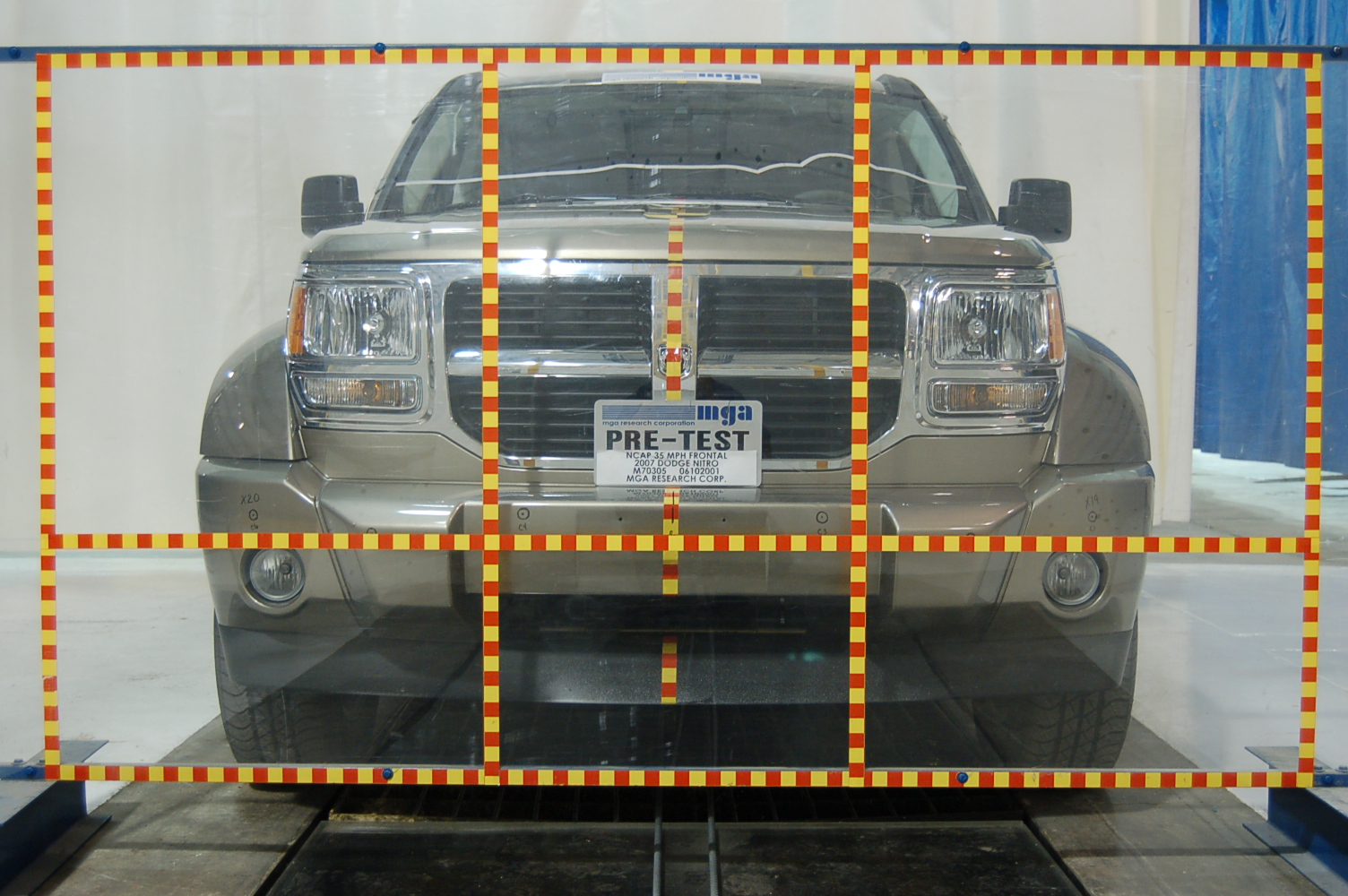 2007 DODGE NITRO crash-test photo