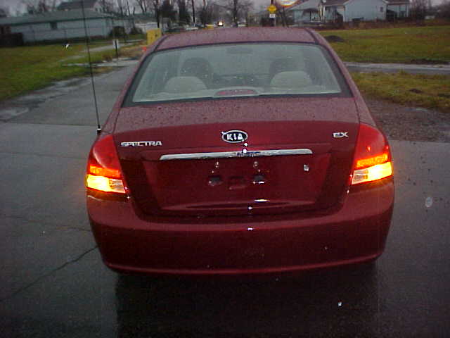 2007 KIA SPECTRA crash image 8