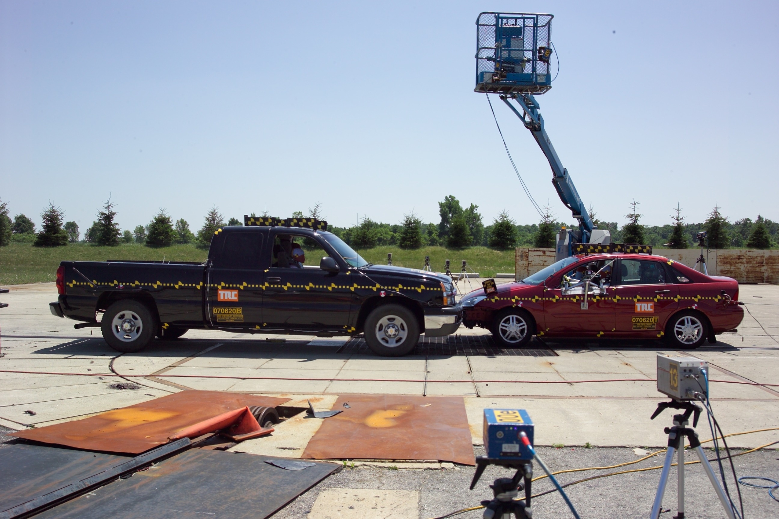 2003 CHEVROLET SILVERADO crash image
