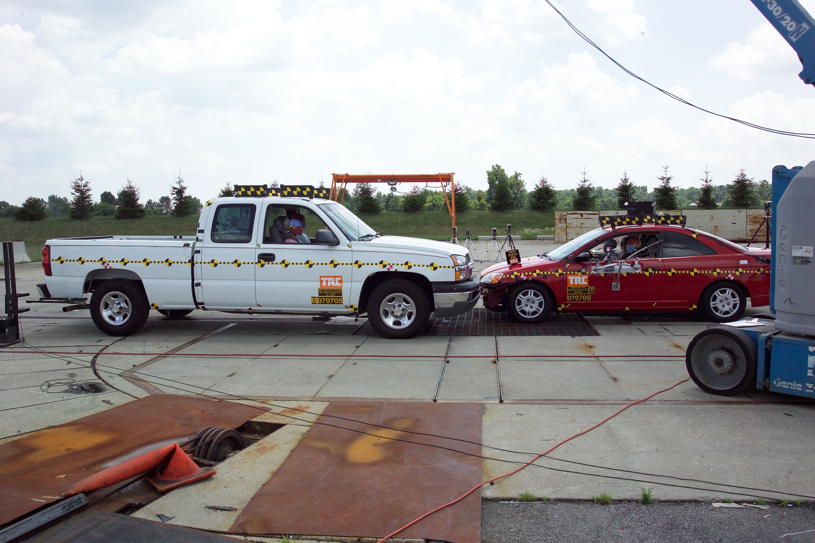 2003 CHEVROLET SILVERADO crash image