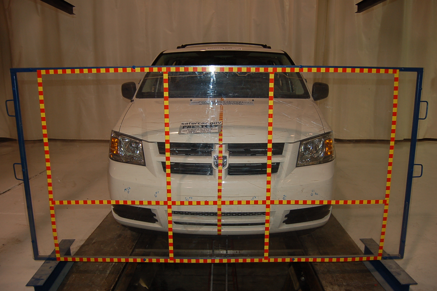 2008 DODGE GRAND CARAVAN crash image