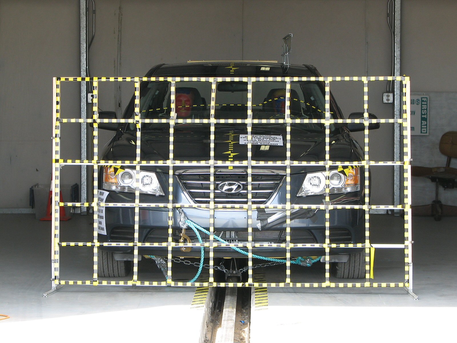 2009 HYUNDAI SONATA crash-test photo