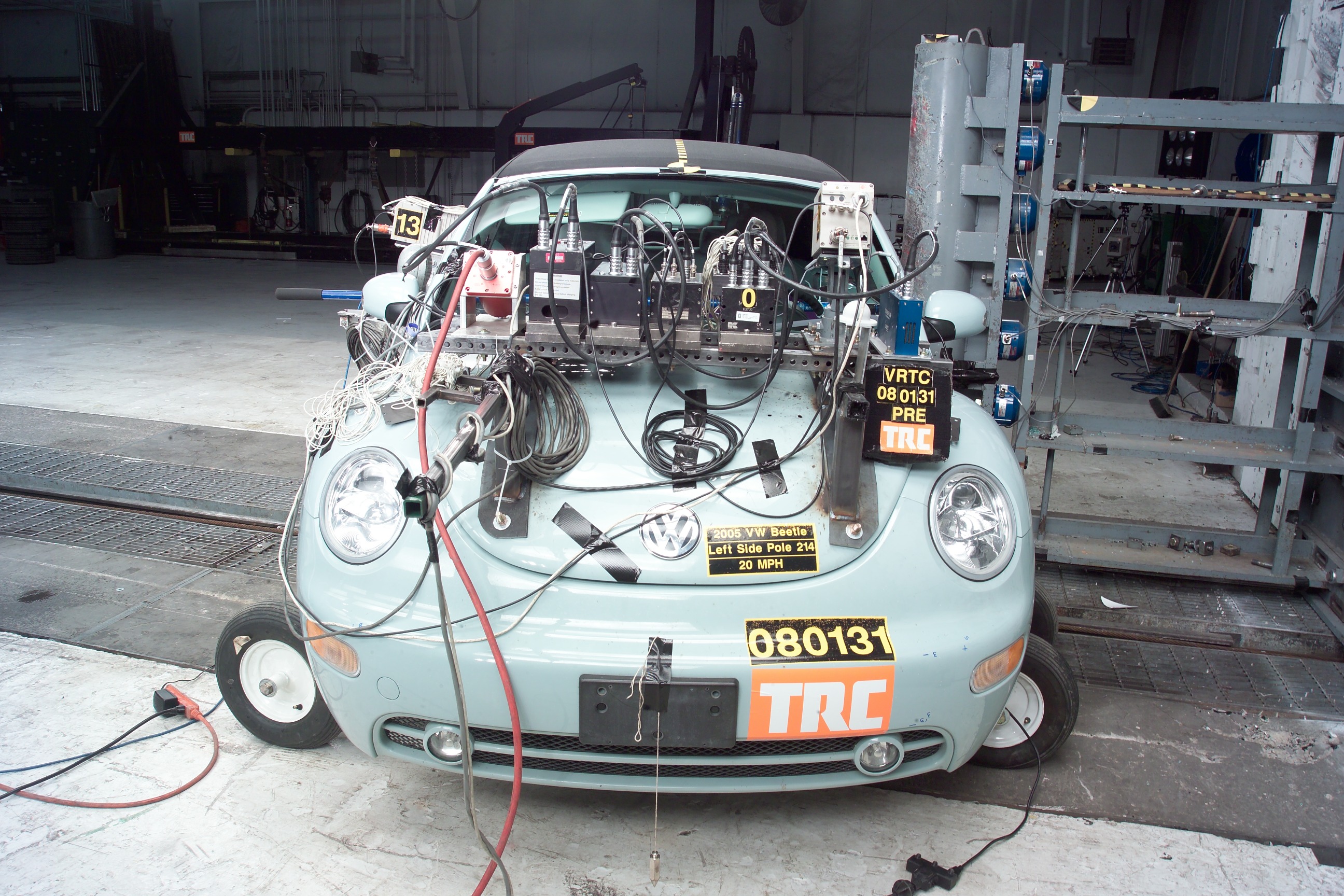 2005 VOLKSWAGEN BEETLE crash image