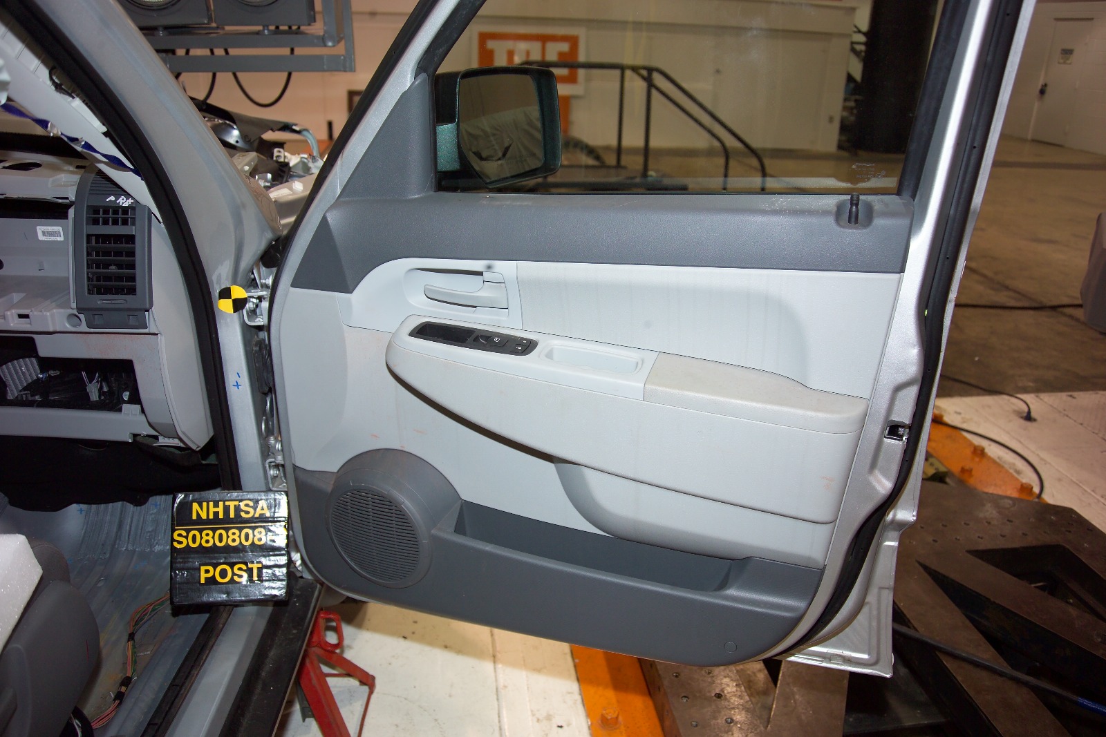 2008 JEEP LIBERTY crash image 14
